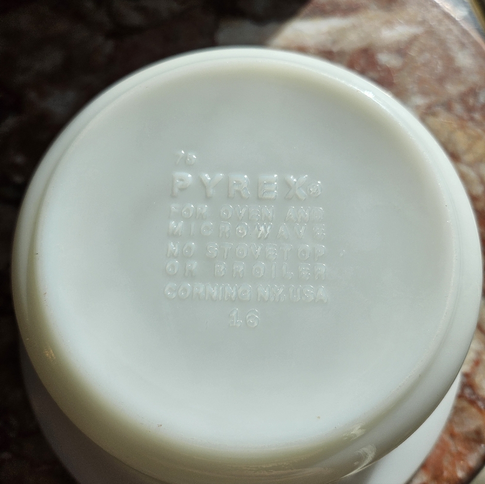 Vintage Pyrex Old Town Butter Dish - Picture 3 of 3
